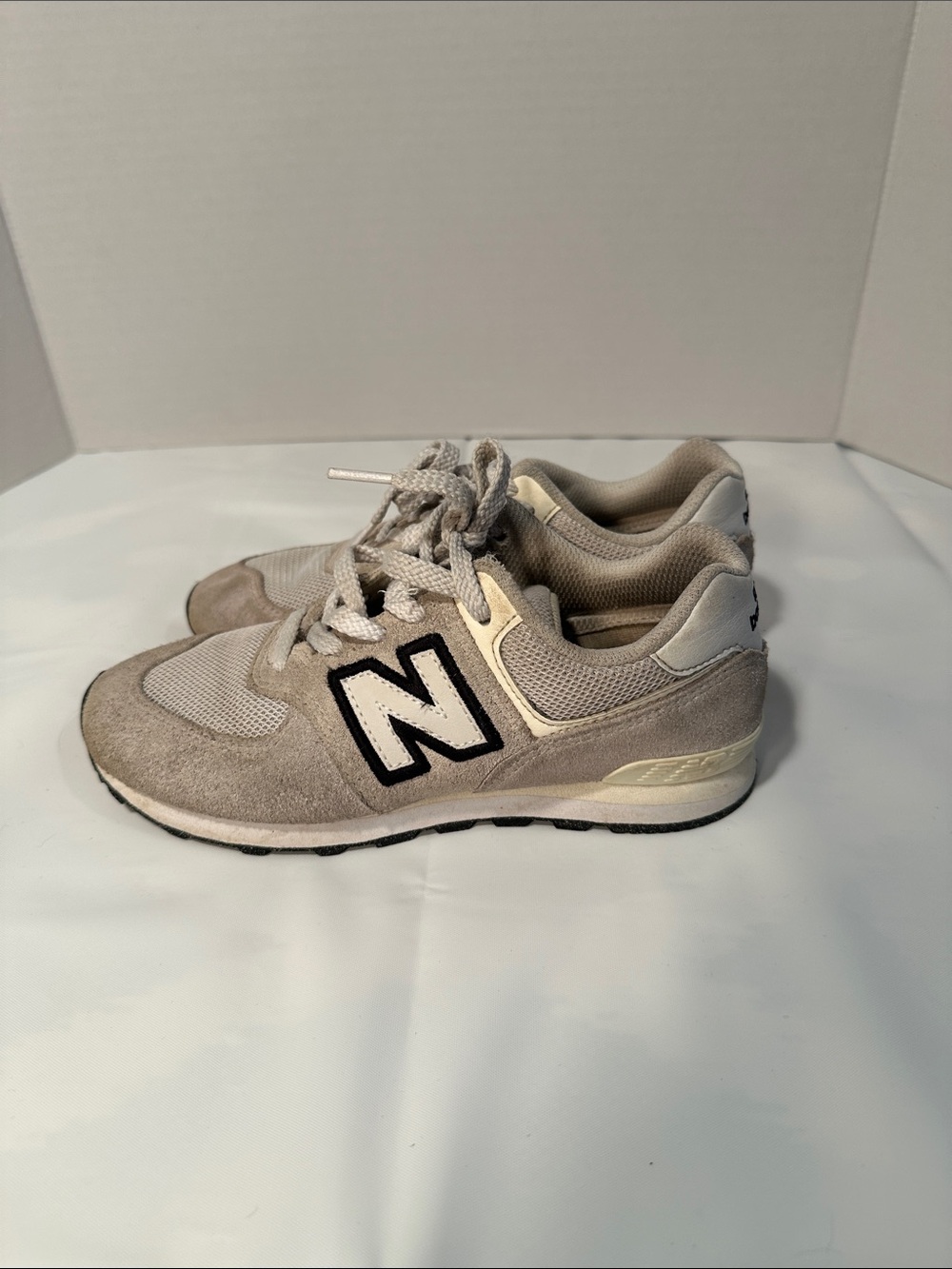 New Balance Kids Neutral Beige and Gray Lace-Up Sneakers size 2.5 - Picture 8 of 15